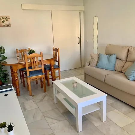 Apartment En La Carihuela Cerca Playa